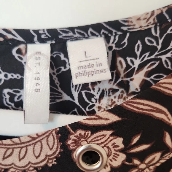 Chic Floral Women's Blouse in Black and Cream With Bell Sleeves Size Large - Picture 3 of 6